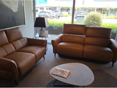Lederland BREDA Showroommodel Abbot   2,5, met 2 electr relax en 2 zit vast